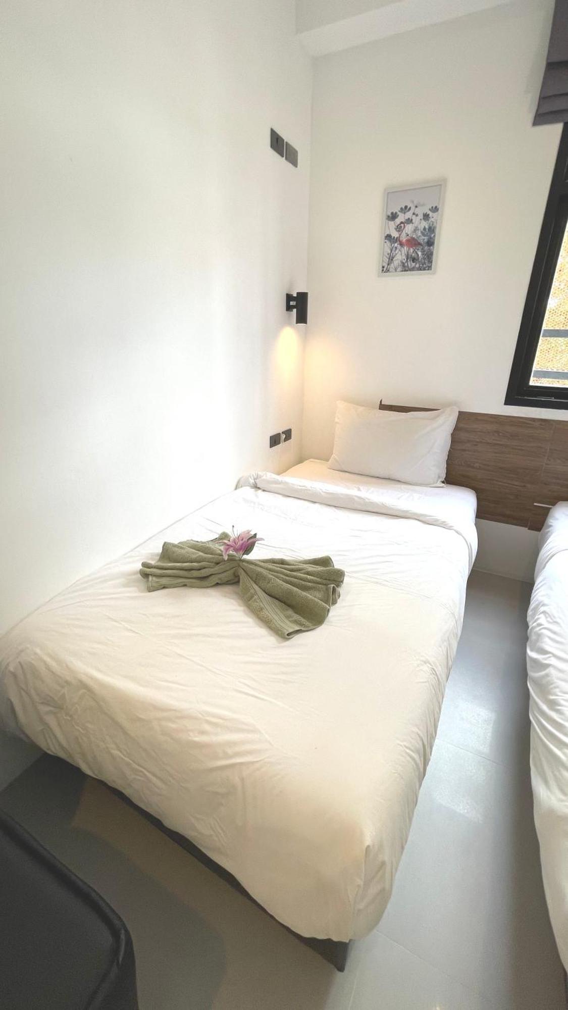 Rockstar Beach Apartments Bang Rak Beach  Exterior foto